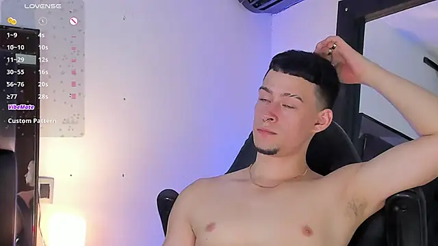 JadeSmiith  online show from March 15, 2025, 10:33 pm