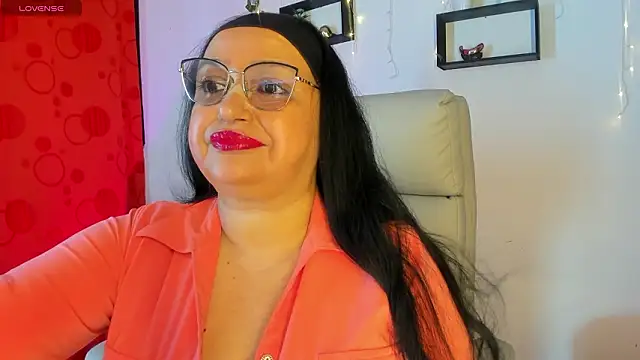 Snapshot of Gia_Nahomi chatting on February 1, 2026, 9:35 pm Gia Nahomi online show from February 1, 2026, 9:35 pm