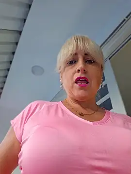 almaluna7 online show from April 5, 2026, 10:49 pm