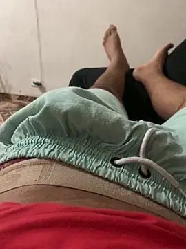 Snapshot of VouchingLagging chatting on October 28, 2025, 3:07 am VouchingLagging online show from October 28, 2025, 3:07 am