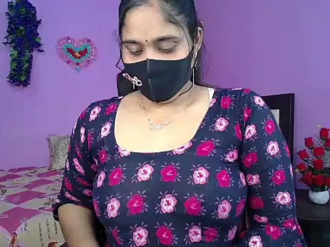 Hot Maleka online show from March 6, 2026, 4:24 pm