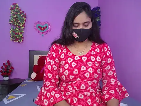 Hot Maleka online show from October 31, 2025, 2:41 am