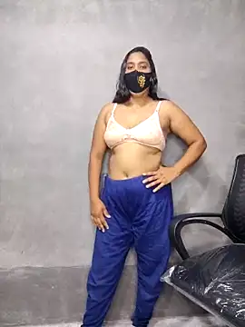 Hot Maleka online show from September 11, 2025, 1:38 am