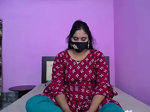 Hot Maleka online show from October 23, 2025, 3:21 pm