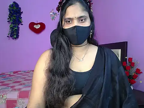Snapshot of Hot_Maleka chatting on May 13, 2026, 4:47 pm Hot Maleka online show from May 13, 2026, 4:47 pm
