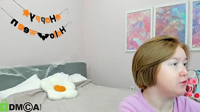 Sara Robinson online show from November 3, 2025, 2:17 am