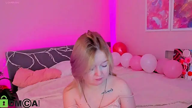 Sara Robinson online show from October 5, 2025, 2:35 am