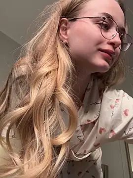 Tiffanyhunt online show from May 29, 2026, 3:18 pm
