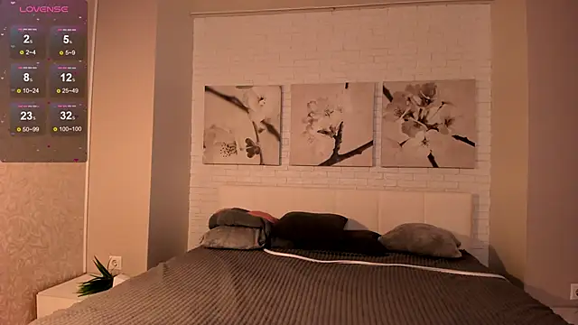 Tiffanyhunt online show from September 24, 2025, 1:39 pm