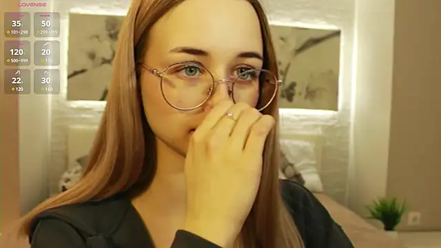 Tiffanyhunt online show from March 13, 2025, 2:44 pm