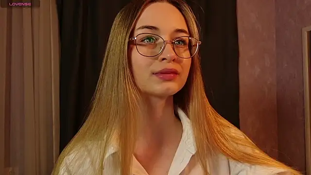 Tiffanyhunt online show from April 3, 2026, 3:07 pm