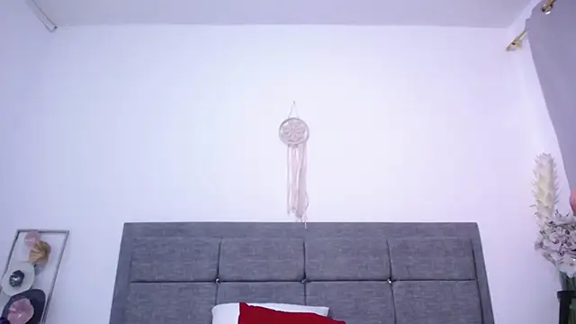 Vicky Love  online show from February 19, 2025, 2:22 pm