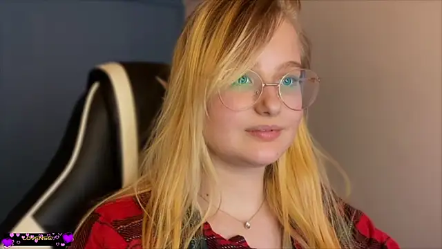 JacyWinslat online show from February 21, 2025, 9:32 pm