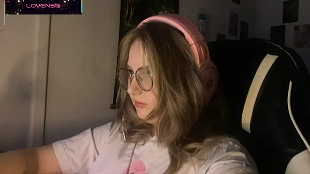 JacyWinslat online show from October 4, 2025, 3:24 pm