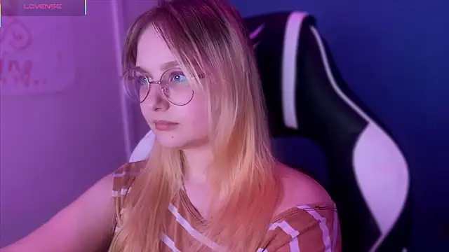 JacyWinslat online show from March 13, 2025, 9:48 pm