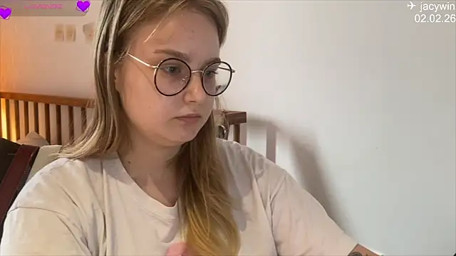 JacyWinslat online show from February 2, 2026, 6:56 am