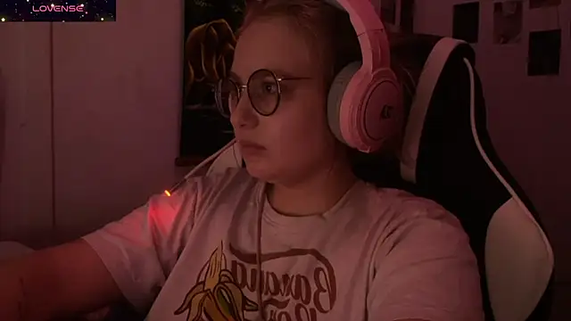 JacyWinslat online show from September 27, 2025, 9:43 pm