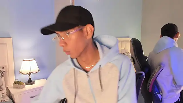 Nick Collins18 online show from October 21, 2025, 7:13 pm