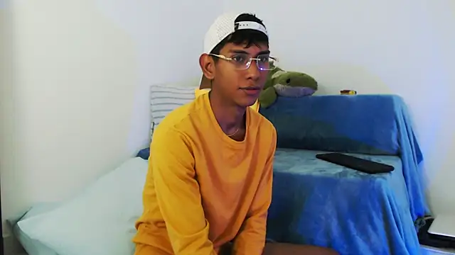 Nick Collins18 online show from October 30, 2025, 8:17 pm