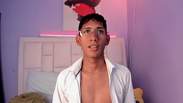 Snapshot of Nick_Collins18 chatting on February 16, 2026, 8:29 pm Nick Collins18 online show from February 16, 2026, 8:29 pm