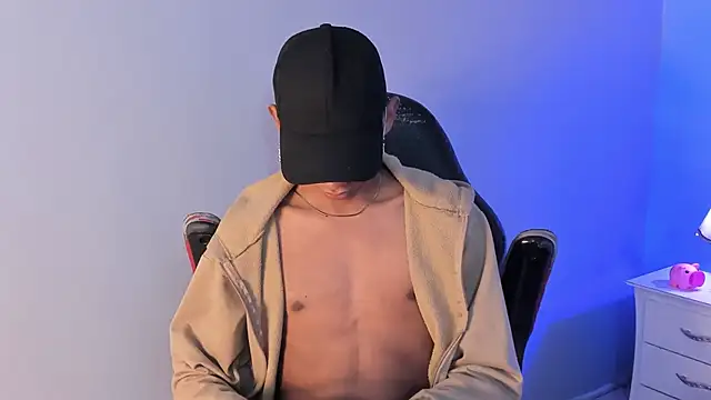 Nick Collins18 online show from September 30, 2025, 8:26 pm