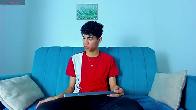 Snapshot of NeoRaptis chatting on February 27, 2025, 8:42 pm NeoRaptis online show from February 27, 2025, 8:42 pm