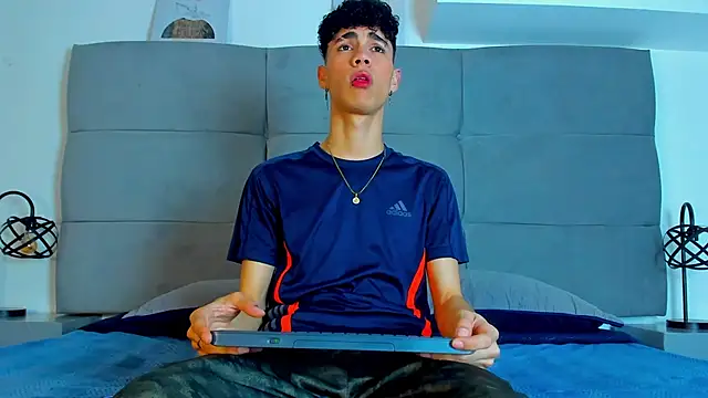 Snapshot of NeoRaptis chatting on March 10, 2025, 8:23 pm NeoRaptis online show from March 10, 2025, 8:23 pm