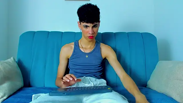 Snapshot of NeoRaptis chatting on March 5, 2025, 9:26 pm NeoRaptis online show from March 5, 2025, 9:26 pm