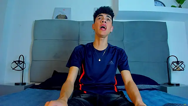 Snapshot of NeoRaptis chatting on February 26, 2025, 8:15 pm NeoRaptis online show from February 26, 2025, 8:15 pm