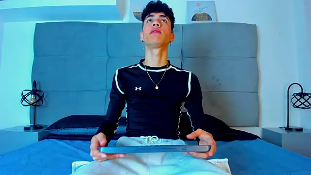 Snapshot of NeoRaptis chatting on February 18, 2025, 8:25 pm NeoRaptis online show from February 18, 2025, 8:25 pm