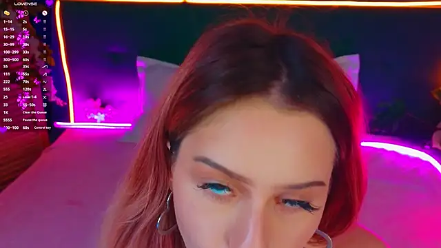 AlinaWalters online show from October 19, 2025, 9:28 pm