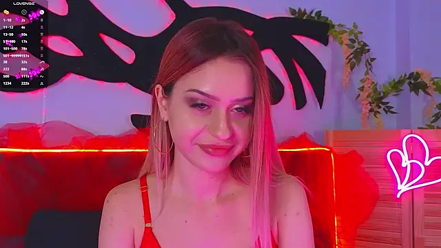 AlinaWalters online show from October 3, 2025, 8:32 pm