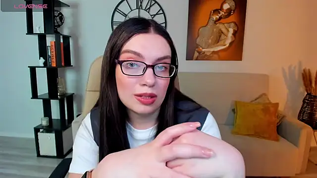 DaniellaLovely online show from March 11, 2025, 11:23 am