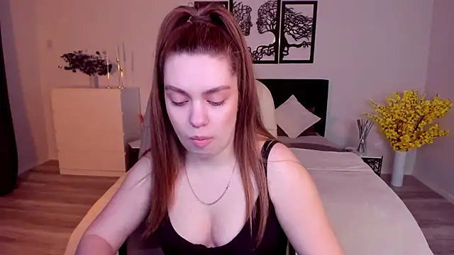 DaniellaLovely online show from February 7, 2025, 2:15 pm