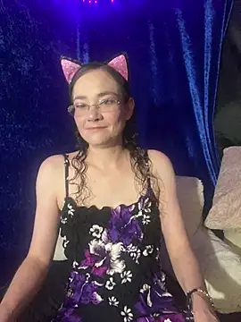 Cutebitchxh online show from May 1, 2026, 3:33 am