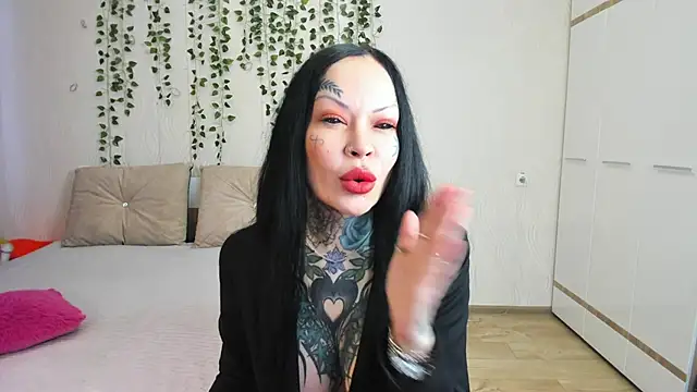 Megan Black Moon online show from March 23, 2025, 5:32 am