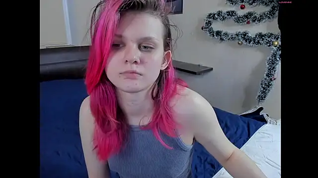 Snapshot of JulieTaylors chatting on June 7, 2026, 9:42 pm JulieTaylors online show from June 7, 2026, 9:42 pm