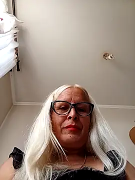 Rousmk1 online show from March 17, 2025, 2:23 pm