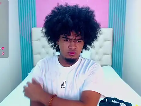 Snapshot of JaicobRuneer chatting on October 2, 2025, 10:35 pm JaicobRuneer online show from October 2, 2025, 10:35 pm