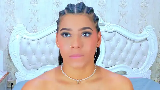 TiaraRosse online show from November 26, 2025, 1:00 pm