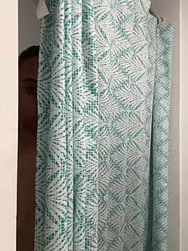 Cafeziitha02 online show from January 11, 2026, 4:14 pm