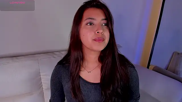 Rebeca Williams  online show from March 11, 2026, 12:32 pm