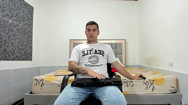 Snapshot of simookeler chatting on November 26, 2025, 10:54 pm simookeler online show from November 26, 2025, 10:54 pm