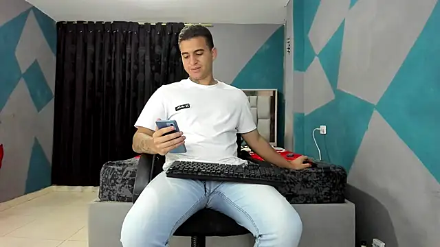 Snapshot of simookeler chatting on March 16, 2025, 9:05 am simookeler online show from March 16, 2025, 9:05 am