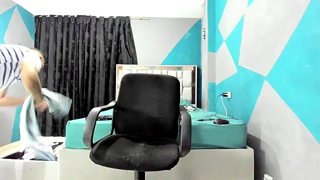 Snapshot of simookeler chatting on March 3, 2025, 10:52 pm simookeler online show from March 3, 2025, 10:52 pm