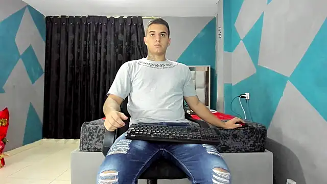 Snapshot of simookeler chatting on March 15, 2025, 2:46 am simookeler online show from March 15, 2025, 2:46 am