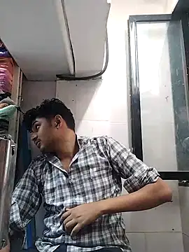 Snapshot of heartless__95 chatting on March 4, 2025, 10:02 am heartless 95 online show from March 4, 2025, 10:02 am