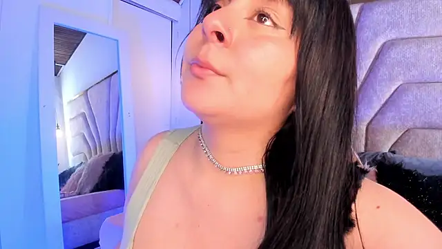 EmaJames25 online show from September 12, 2025, 7:24 pm