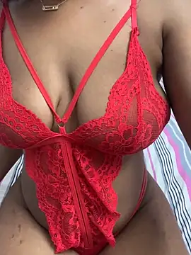 leilachic online show from December 24, 2024, 8:05 pm