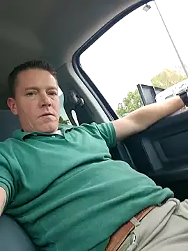 Bigtater1999 online show from October 21, 2025, 9:36 pm